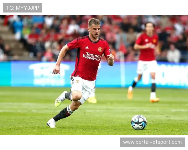 英超金手套之争白热化 曼联门将扑救引发更多争议